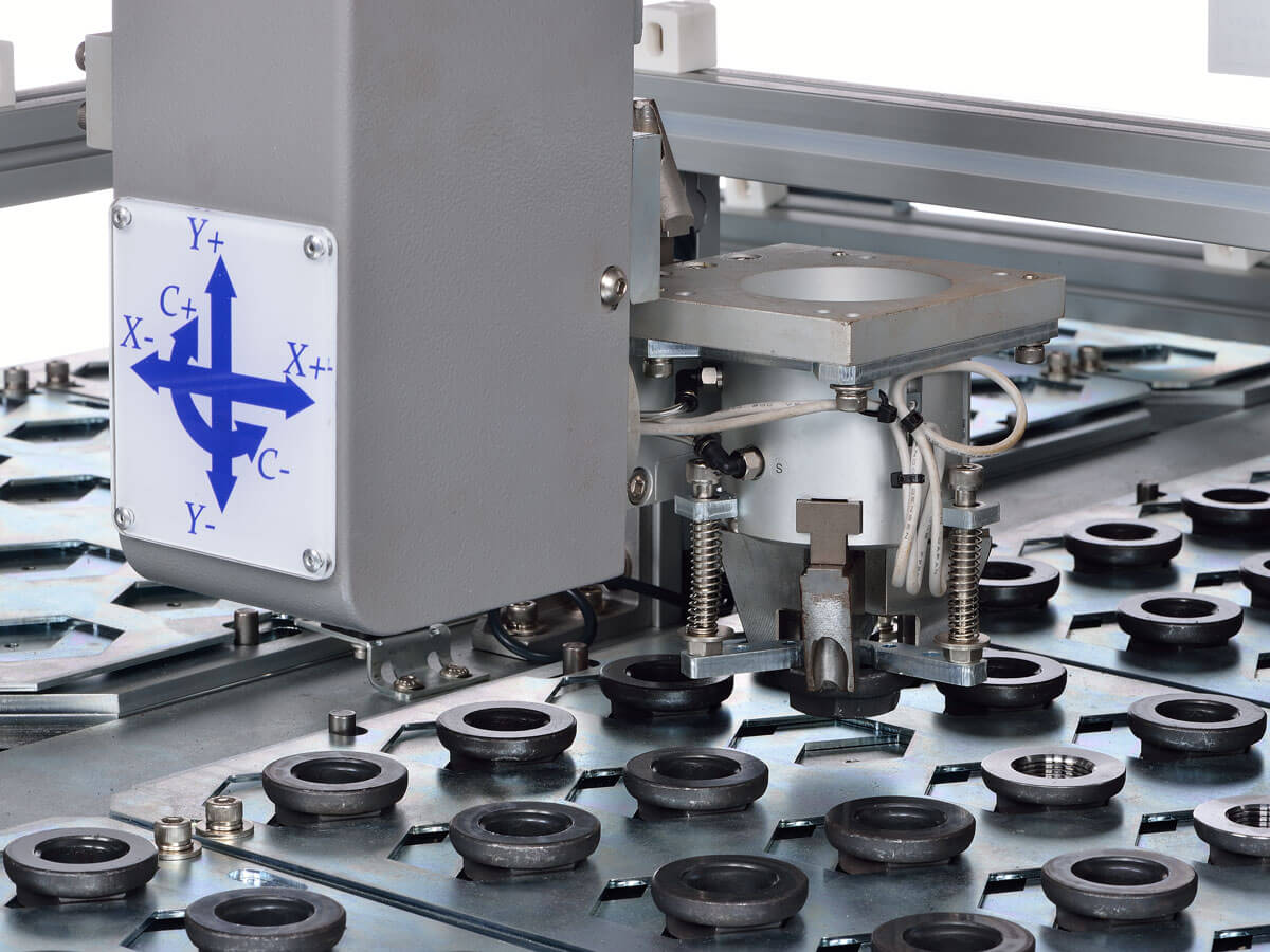 Токарный обрабатывающий центр на направляющих качения серии SL